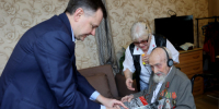 Слюсарь: Всем ветеранам Дона вручены памятные медали к юбилею Победы - Газета Вперёд