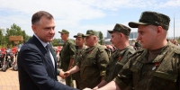 Юрий Слюсарь передал 100 мотоциклов военнослужащим Южного военного округа - Газета Вперёд